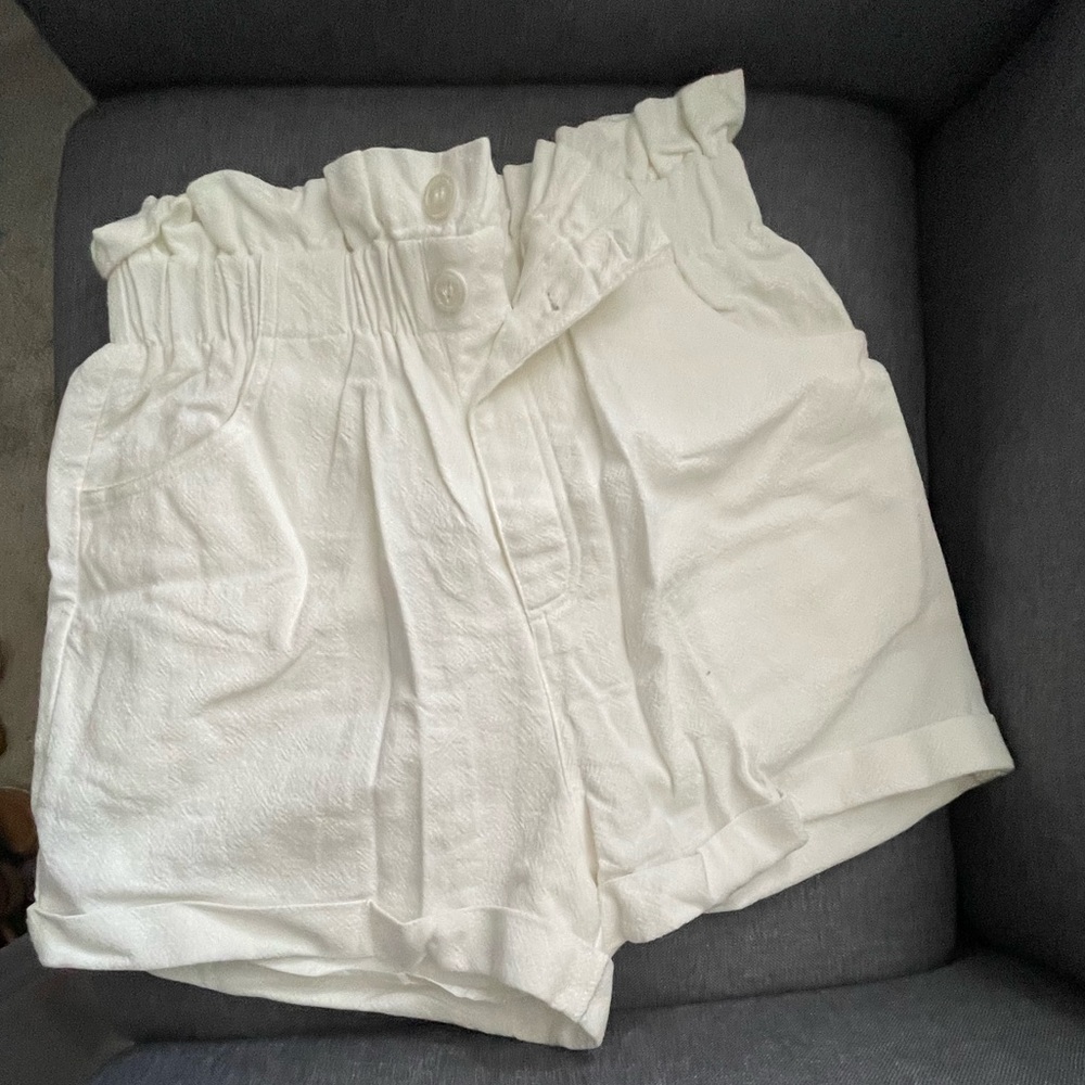Kittenish-Camilla high waisted shorts in white (never worn)